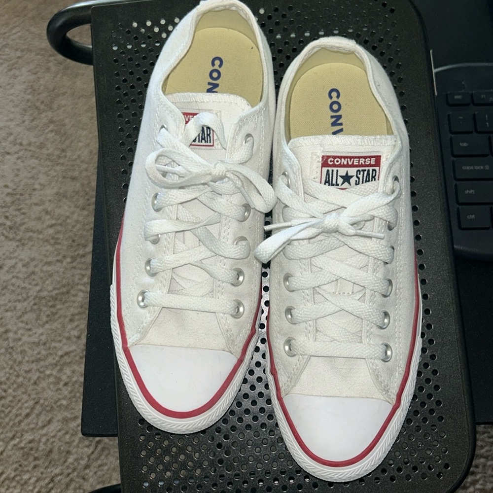 Converse White Low-Top NWOT 8.5